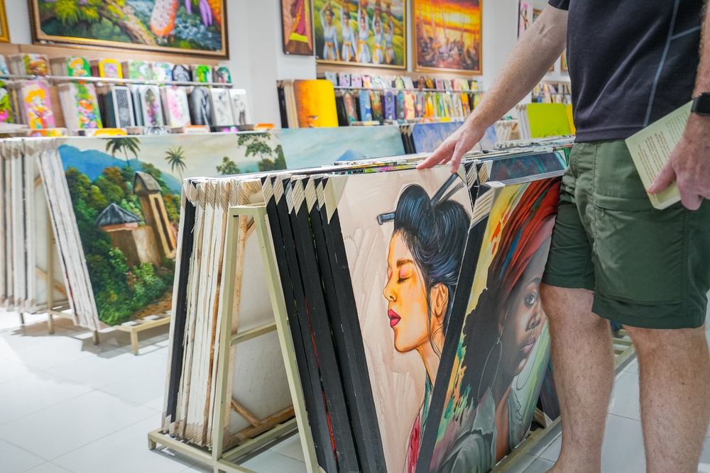 Lifestyle storage condo for paintings